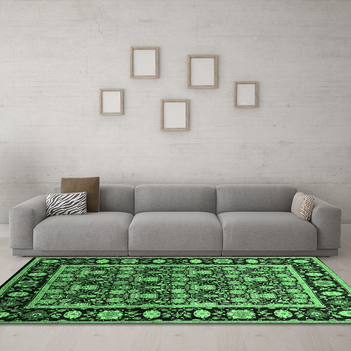 Machine Washable Oriental Emerald Green Traditional Area Rugs in a Living Room,, wshurb1060emgrn
