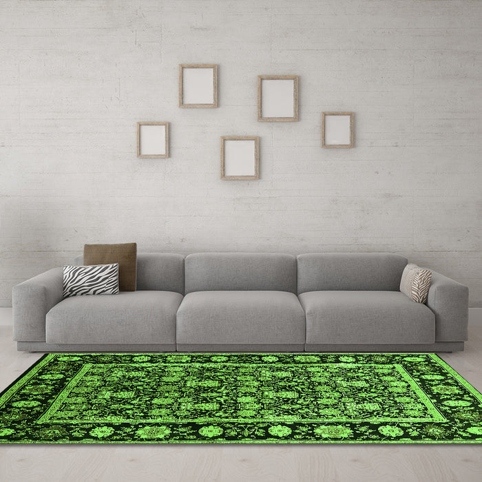 Machine Washable Oriental Green Traditional Area Rugs in a Living Room,, wshurb1060grn