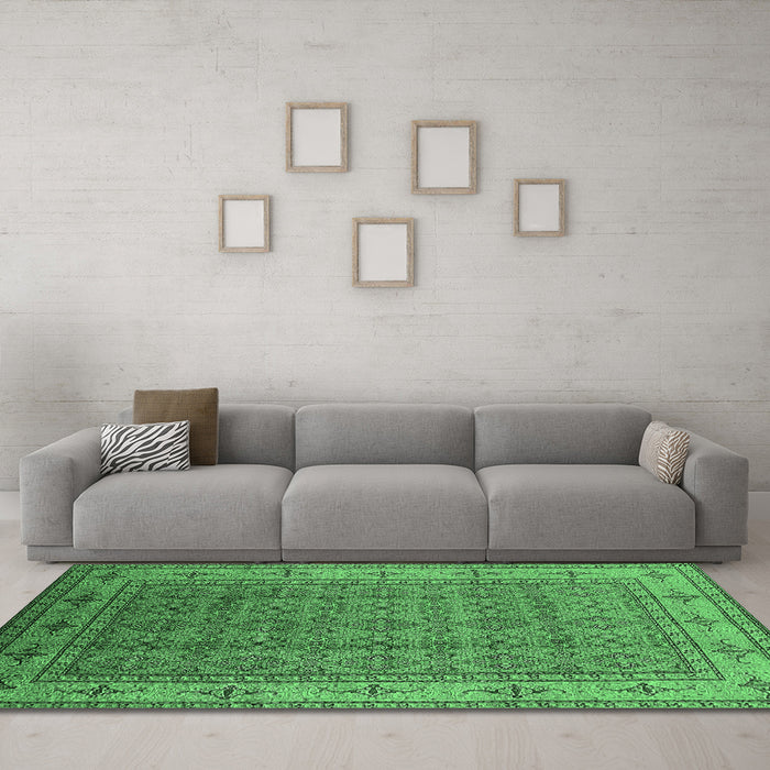 Machine Washable Oriental Emerald Green Industrial Area Rugs in a Living Room,, wshurb1063emgrn