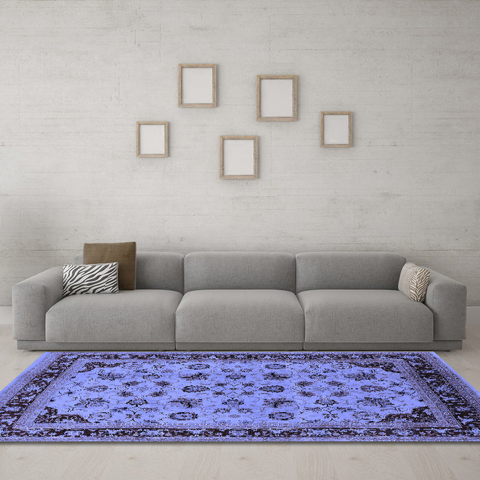 Machine Washable Oriental Blue Traditional Rug in a Living Room, wshurb1065blu