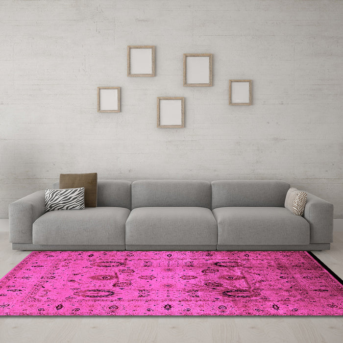 Machine Washable Oriental Pink Traditional Rug in a Living Room, wshurb1066pnk