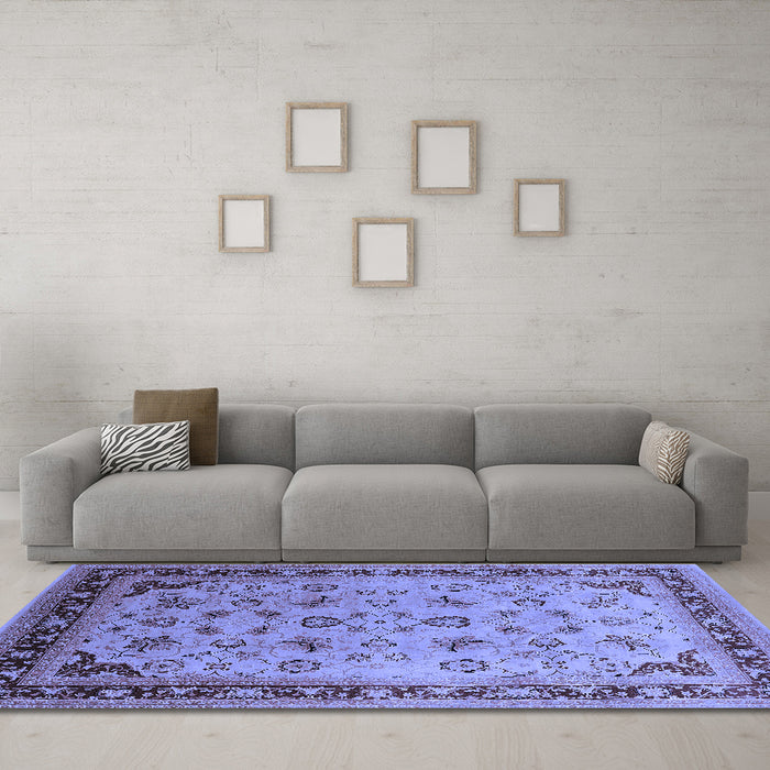 Machine Washable Oriental Blue Traditional Rug in a Living Room, wshurb1069blu