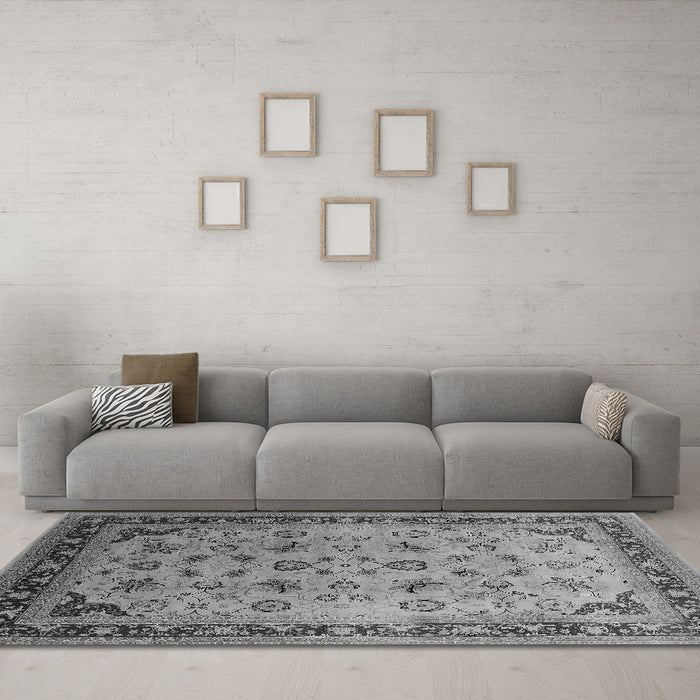 Machine Washable Oriental Gray Traditional Rug in a Living Room,, wshurb1069gry