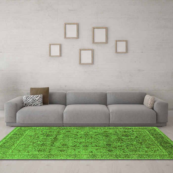 Machine Washable Oriental Green Traditional Area Rugs in a Living Room,, wshurb1071grn