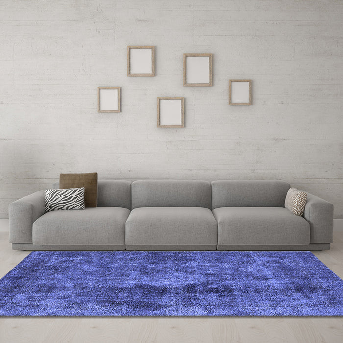 Machine Washable Oriental Blue Industrial Rug in a Living Room, wshurb1076blu