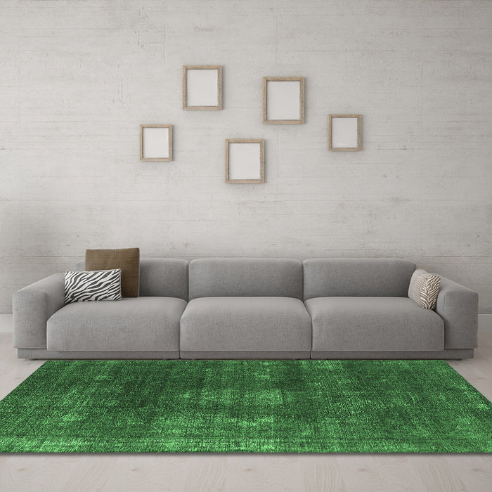 Machine Washable Oriental Emerald Green Industrial Area Rugs in a Living Room,, wshurb1078emgrn