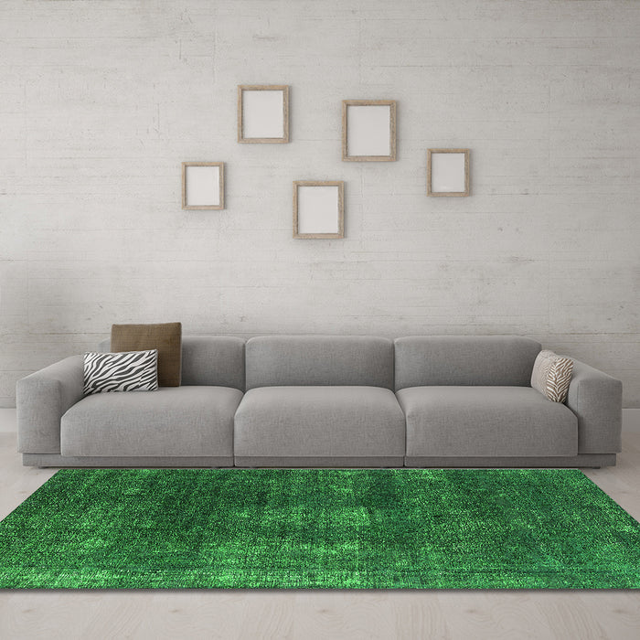 Machine Washable Oriental Green Industrial Area Rugs in a Living Room,, wshurb1078grn