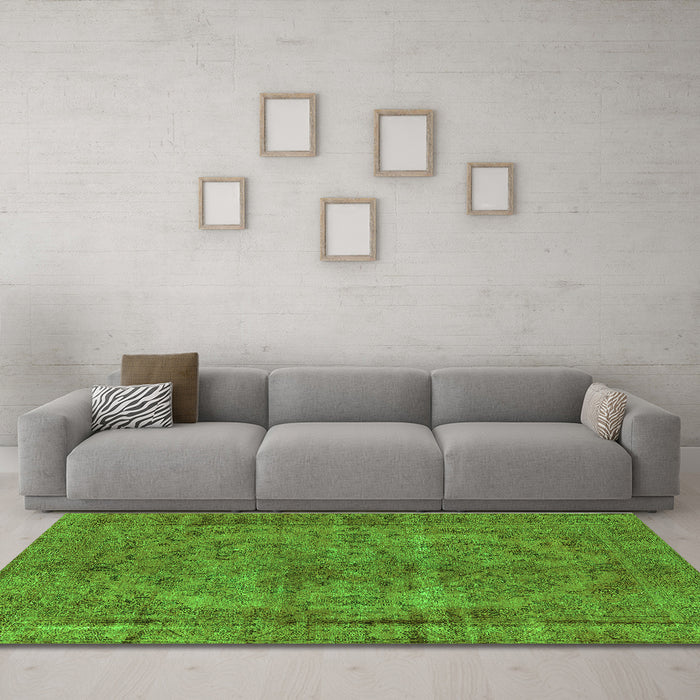 Machine Washable Oriental Green Industrial Area Rugs in a Living Room,, wshurb1085grn