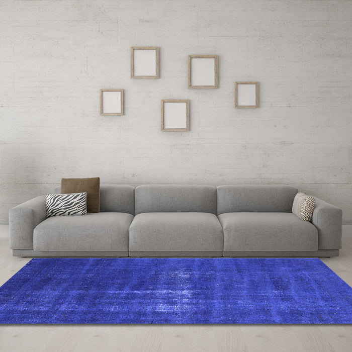 Machine Washable Oriental Blue Industrial Rug in a Living Room, wshurb1086blu