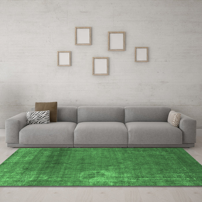 Machine Washable Oriental Emerald Green Industrial Area Rugs in a Living Room,, wshurb1087emgrn