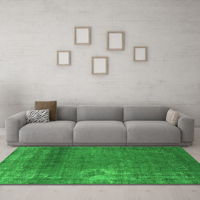 Machine Washable Oriental Green Industrial Area Rugs in a Living Room,, wshurb1087grn