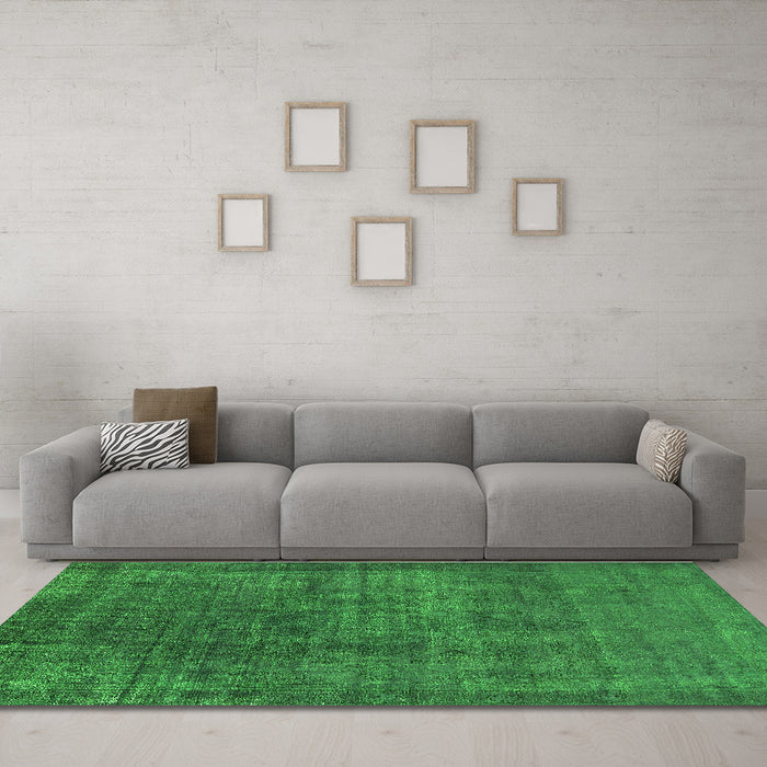 Machine Washable Oriental Green Industrial Area Rugs in a Living Room,, wshurb1088grn
