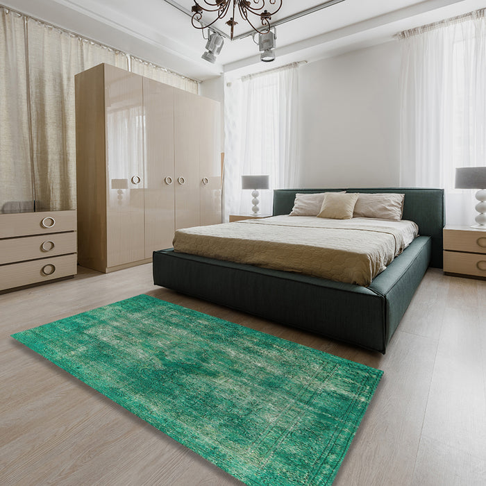 Mid-Century Modern Sea Green Oriental Rug in a Bedroom, urb1093