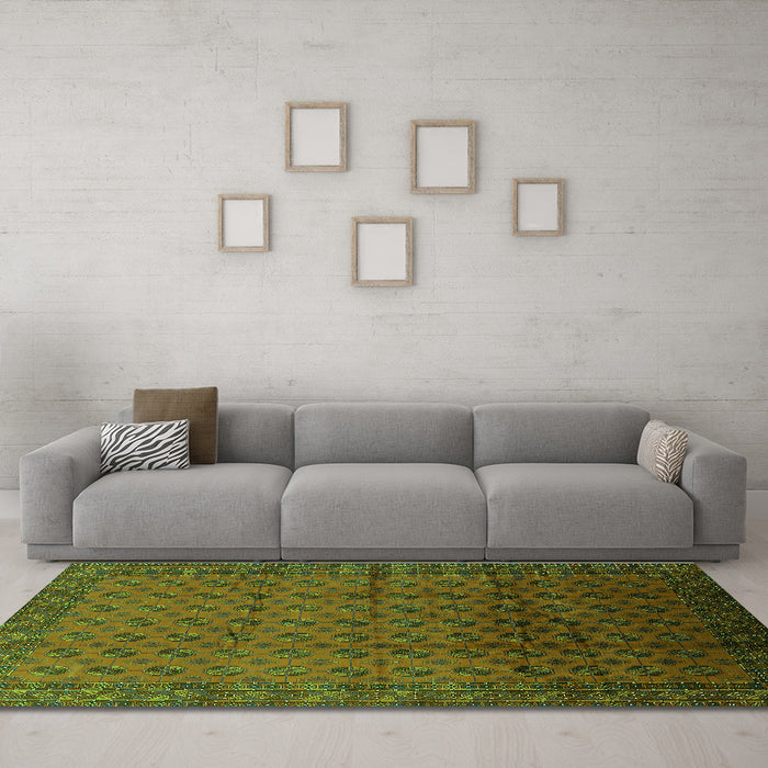 Machine Washable Oriental Green Industrial Area Rugs in a Living Room,, wshurb1101grn