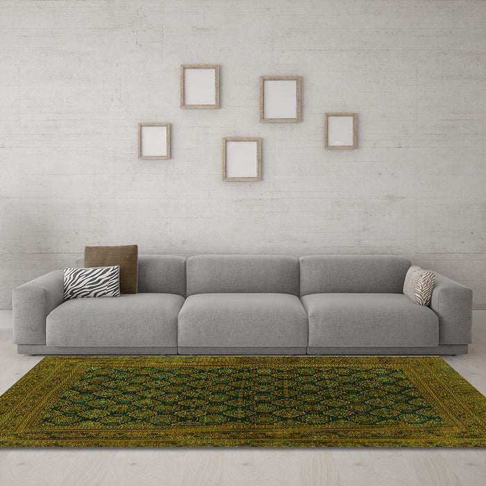 Machine Washable Oriental Green Industrial Area Rugs in a Living Room,, wshurb1102grn