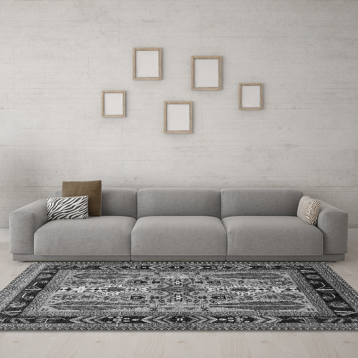 Machine Washable Oriental Gray Industrial Rug in a Living Room,, wshurb1105gry