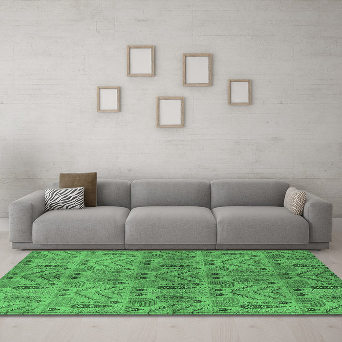 Machine Washable Oriental Emerald Green Industrial Area Rugs in a Living Room,, wshurb1106emgrn