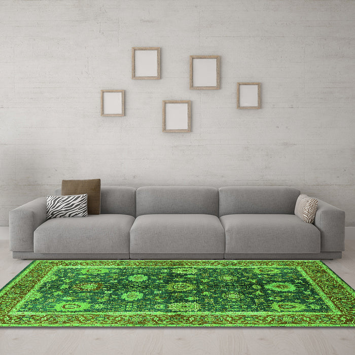 Machine Washable Oriental Green Industrial Area Rugs in a Living Room,, wshurb1107grn