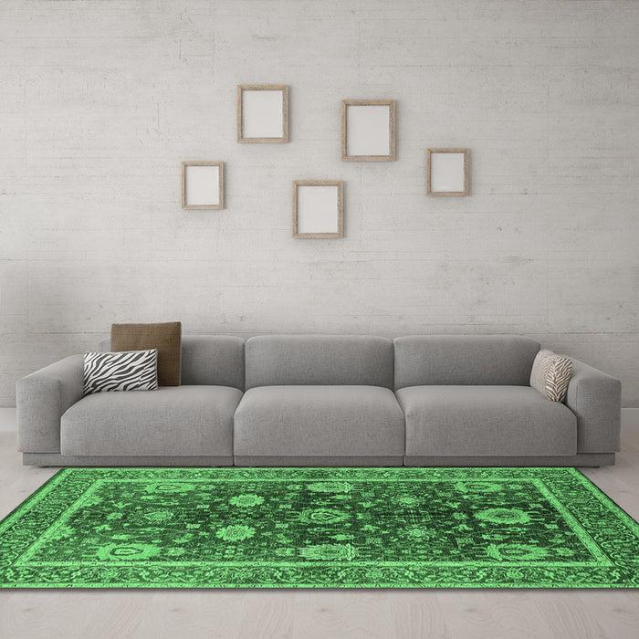 Machine Washable Oriental Emerald Green Industrial Area Rugs in a Living Room,, wshurb1107emgrn