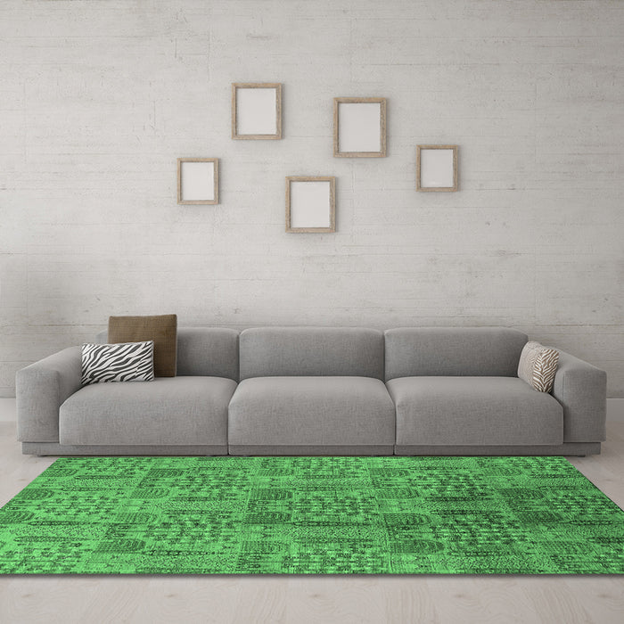 Machine Washable Oriental Emerald Green Industrial Area Rugs in a Living Room,, wshurb1114emgrn