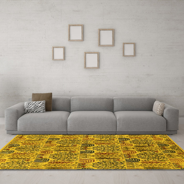 Machine Washable Oriental Yellow Industrial Rug in a Living Room, wshurb1116yw