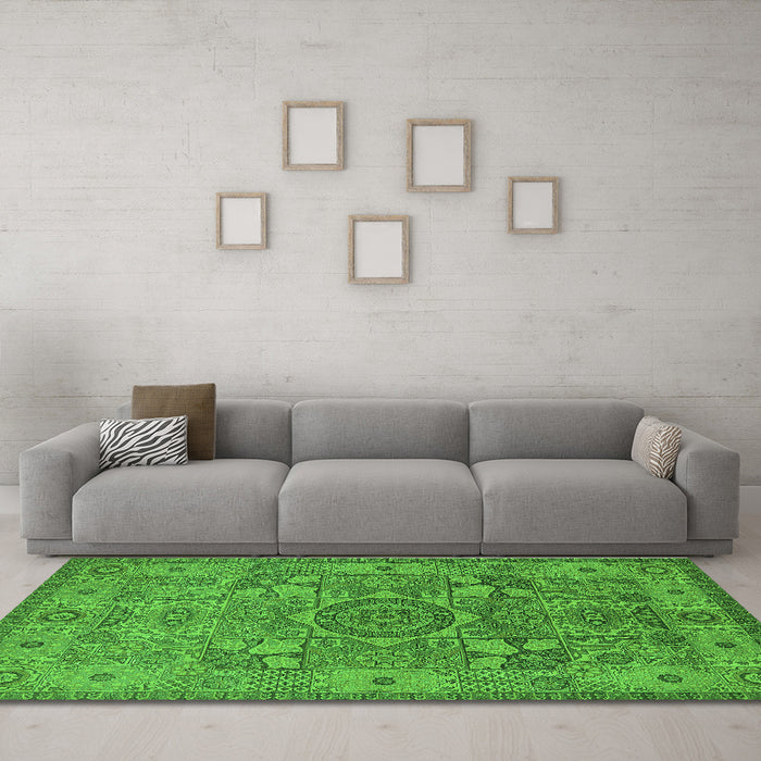 Machine Washable Oriental Green Industrial Area Rugs in a Living Room,, wshurb1122grn