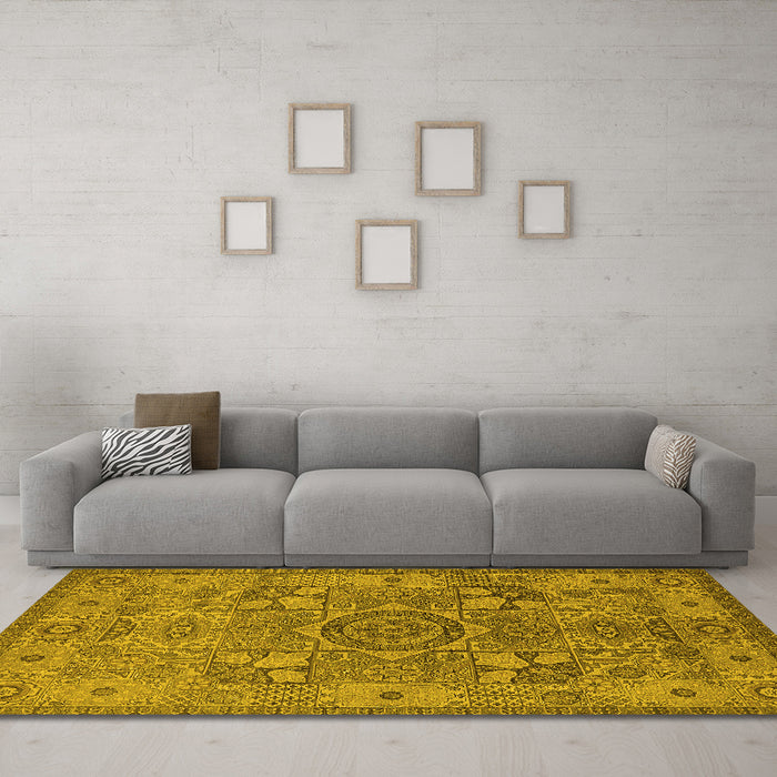 Machine Washable Oriental Yellow Industrial Rug in a Living Room, wshurb1122yw