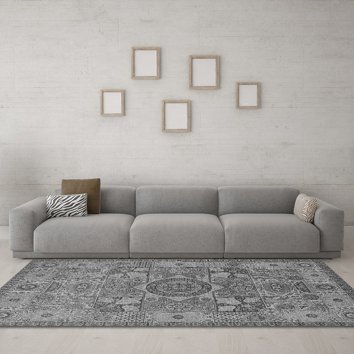 Machine Washable Oriental Gray Industrial Rug in a Living Room,, wshurb1122gry