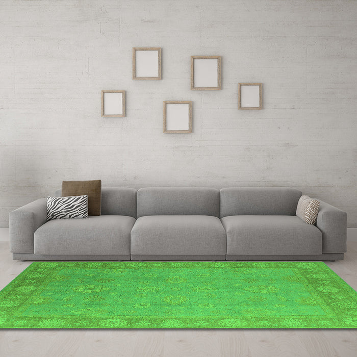 Machine Washable Oriental Green Industrial Area Rugs in a Living Room,, wshurb1125grn