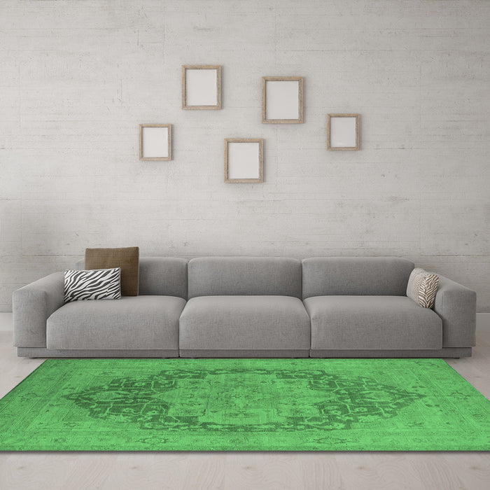 Machine Washable Oriental Emerald Green Industrial Area Rugs in a Living Room,, wshurb1128emgrn
