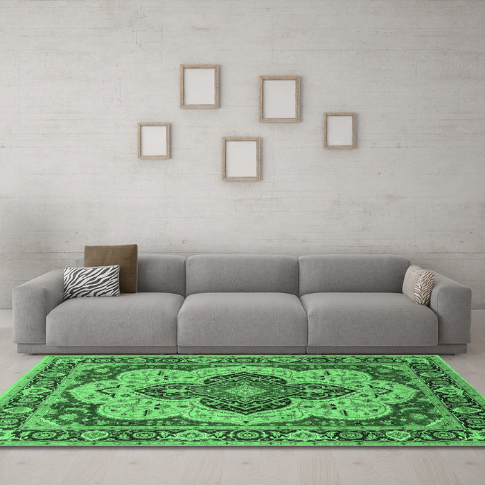 Machine Washable Oriental Emerald Green Industrial Area Rugs in a Living Room,, wshurb1129emgrn