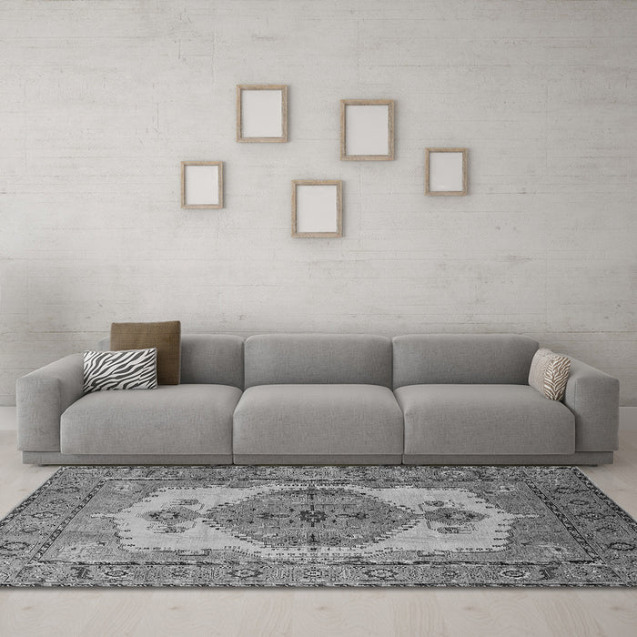 Machine Washable Oriental Gray Industrial Rug in a Living Room,, wshurb1131gry