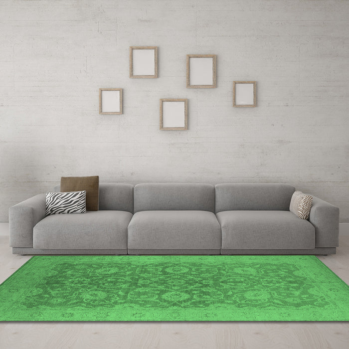 Machine Washable Oriental Emerald Green Industrial Area Rugs in a Living Room,, wshurb1132emgrn