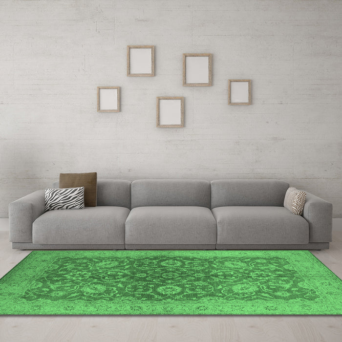 Machine Washable Oriental Emerald Green Industrial Area Rugs in a Living Room,, wshurb1133emgrn