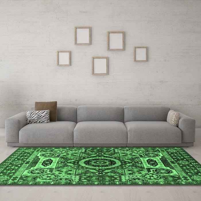 Machine Washable Oriental Emerald Green Industrial Area Rugs in a Living Room,, wshurb1135emgrn