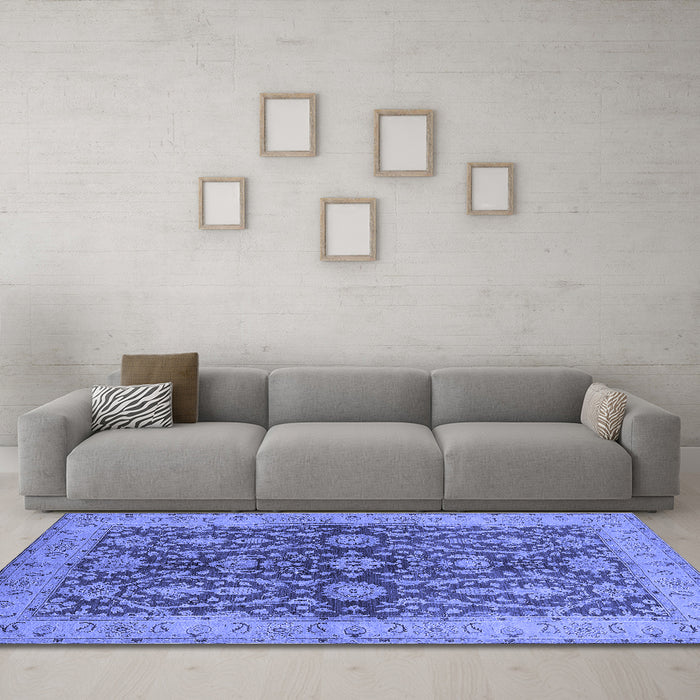 Machine Washable Oriental Blue Industrial Rug in a Living Room, wshurb1138blu