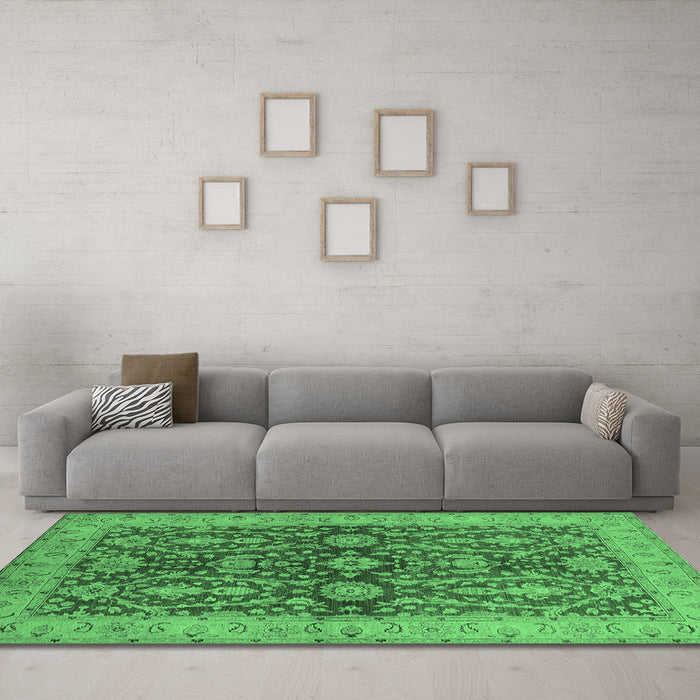 Machine Washable Oriental Emerald Green Industrial Area Rugs in a Living Room,, wshurb1138emgrn