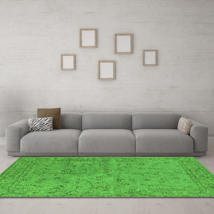 Machine Washable Oriental Green Industrial Area Rugs in a Living Room,, wshurb1142grn