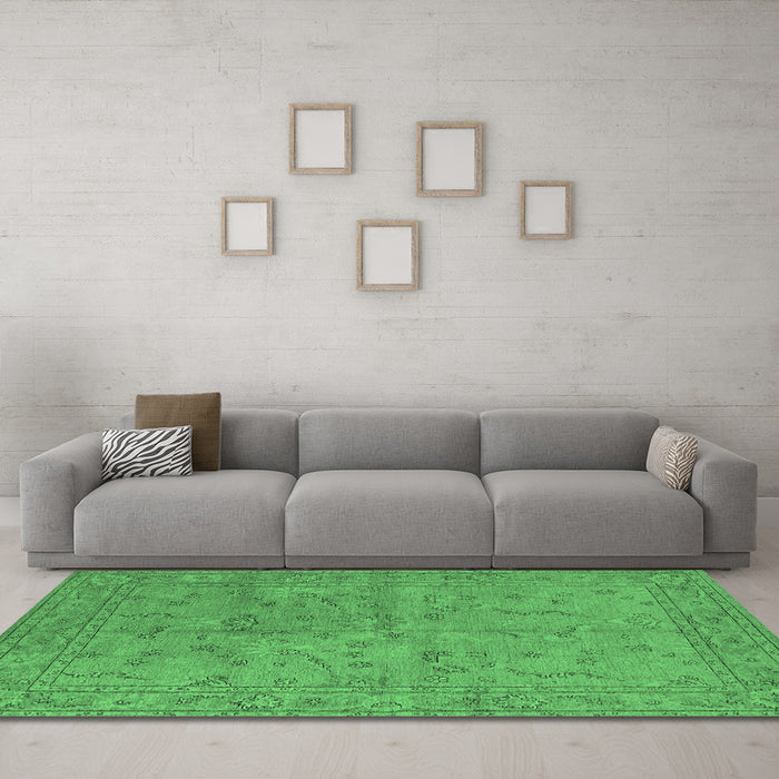 Machine Washable Oriental Emerald Green Industrial Area Rugs in a Living Room,, wshurb1142emgrn