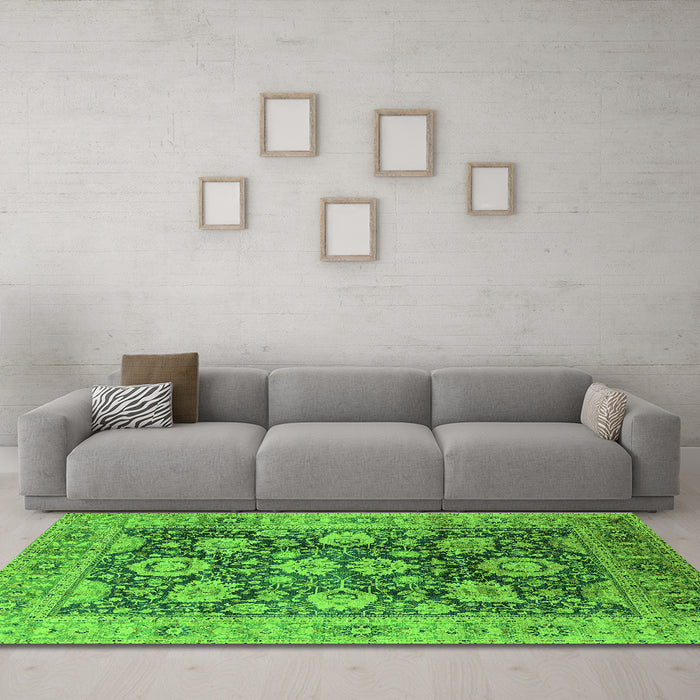 Machine Washable Oriental Green Industrial Area Rugs in a Living Room,, wshurb1145grn