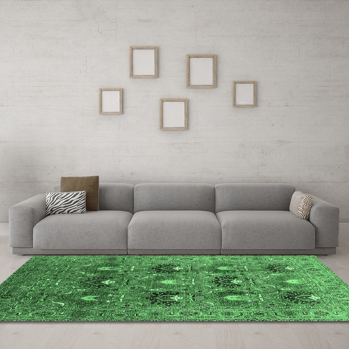 Machine Washable Oriental Emerald Green Industrial Area Rugs in a Living Room,, wshurb1146emgrn