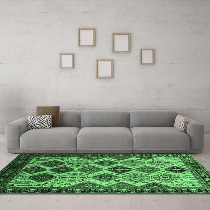 Machine Washable Oriental Emerald Green Industrial Area Rugs in a Living Room,, wshurb1152emgrn