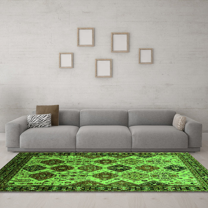 Machine Washable Oriental Green Industrial Area Rugs in a Living Room,, wshurb1152grn