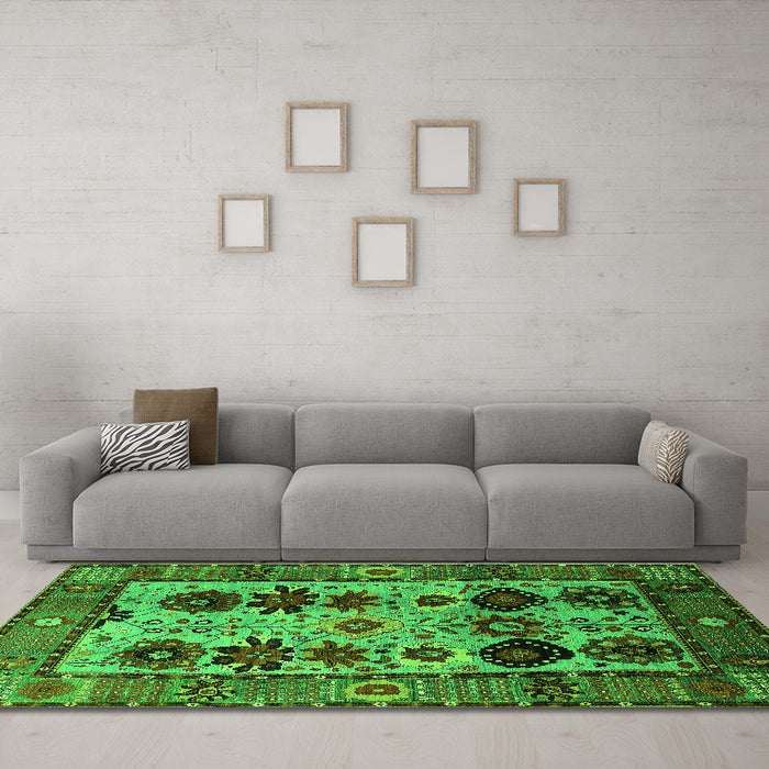Machine Washable Oriental Green Industrial Area Rugs in a Living Room,, wshurb1153grn