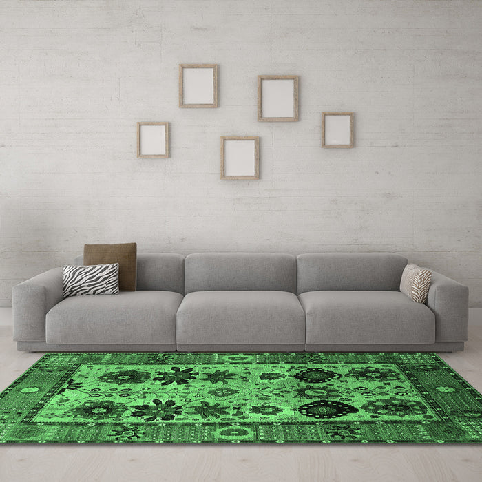 Machine Washable Oriental Emerald Green Industrial Area Rugs in a Living Room,, wshurb1153emgrn