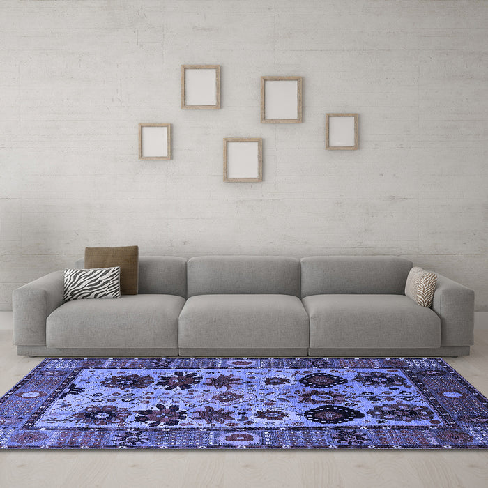 Machine Washable Oriental Blue Industrial Rug in a Living Room, wshurb1153blu