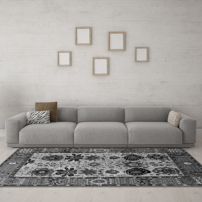 Machine Washable Oriental Gray Industrial Rug in a Living Room,, wshurb1153gry