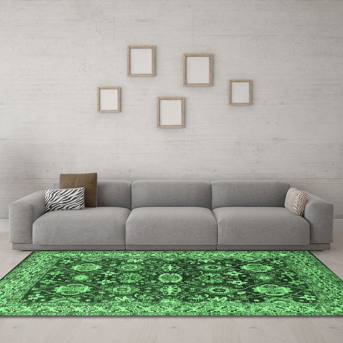 Machine Washable Oriental Emerald Green Industrial Area Rugs in a Living Room,, wshurb1155emgrn
