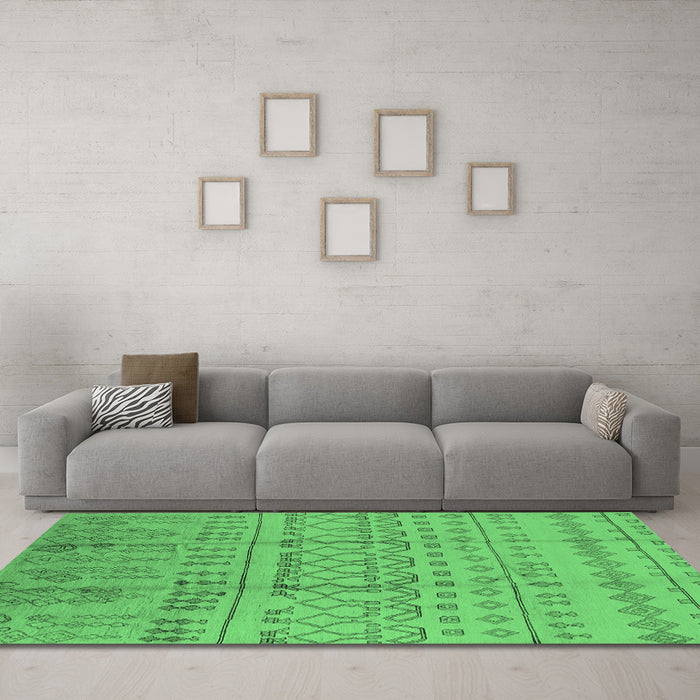 Machine Washable Oriental Emerald Green Industrial Area Rugs in a Living Room,, wshurb1159emgrn
