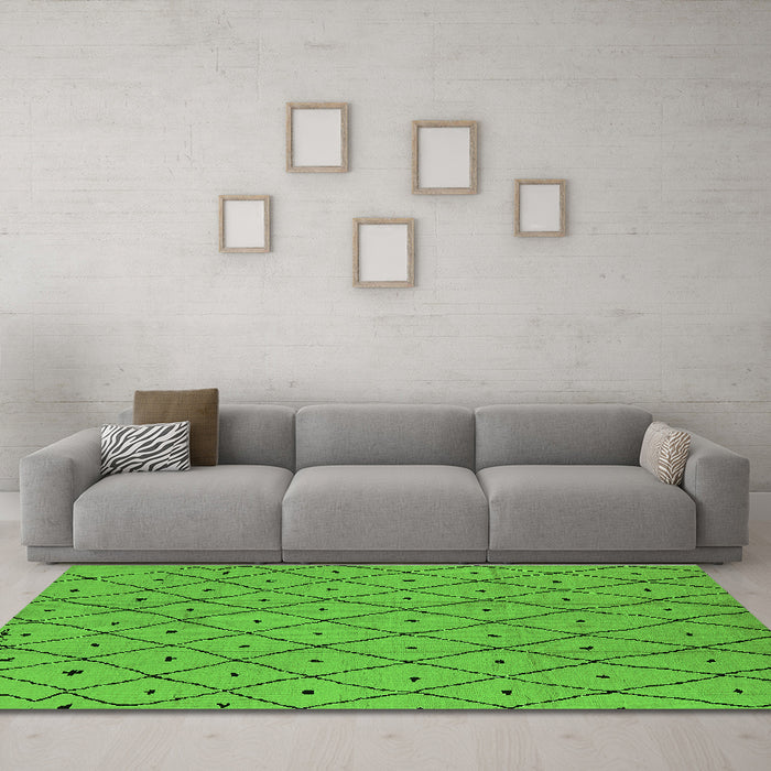 Machine Washable Solid Green Modern Area Rugs in a Living Room,, wshurb1160grn